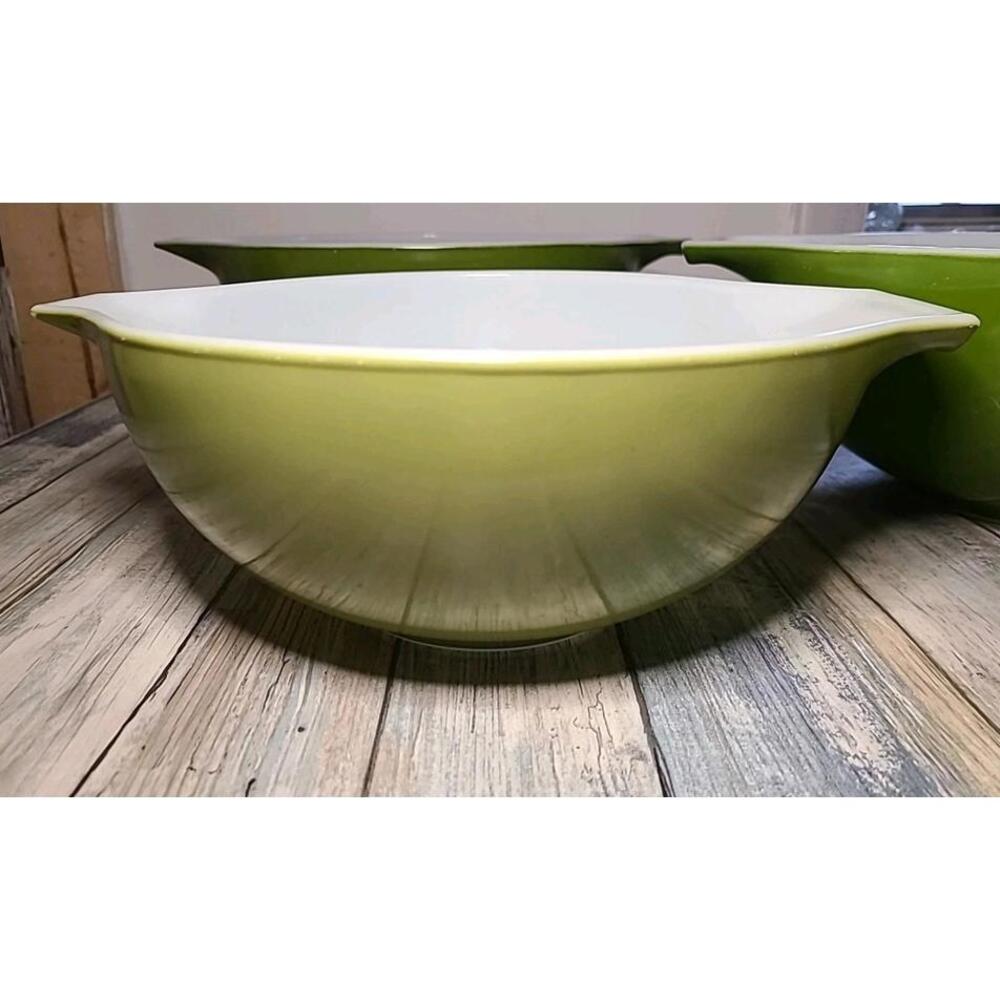 3 Pyrex Verde Green Cinderella Mixing Bowls Vintage. 2 444 4qt And 1 442 2.5 Qt. - Picture 5 of 9